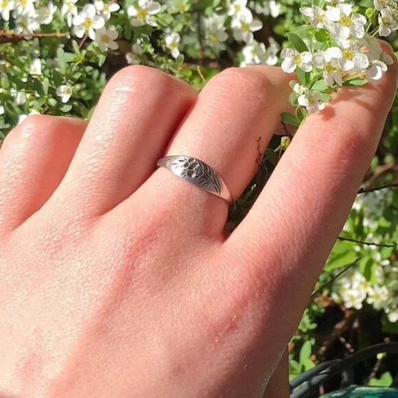 ▶925 Silver Plated Flower Carved Unique Vintage Rings for Women, L027